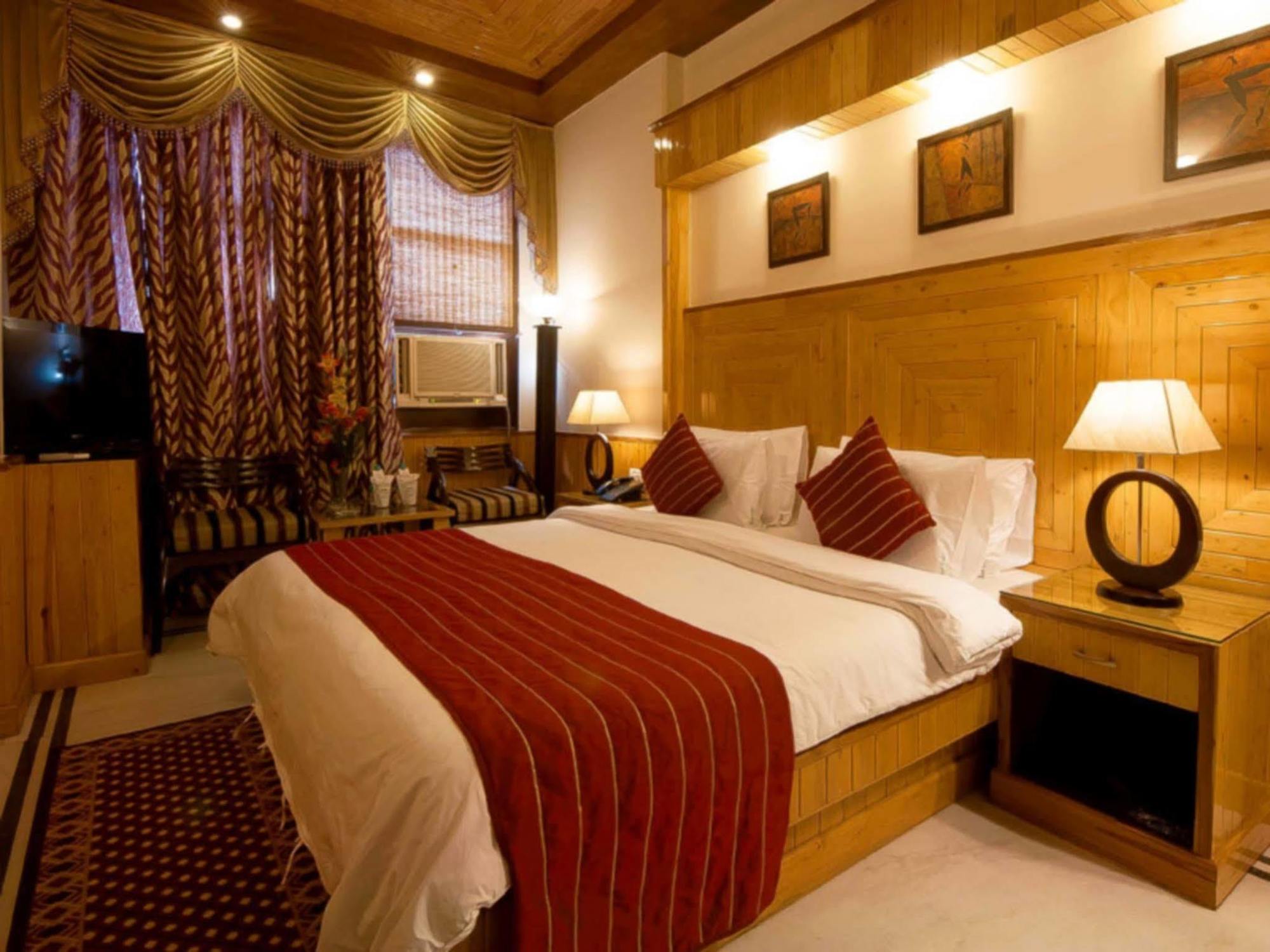 Hotel Wood Castle Neu-Delhi Exterior foto